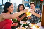 brindisi birra con girls.jpg