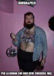 686-uomo-peloso-reggiseno.jpg