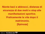 1476885874-niente-baci-e-abbracci-distanza-di-sicurezza-di-due-metri-e-stop-alle-manifestazioni_.jpg