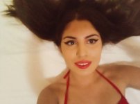 selena3.jpg